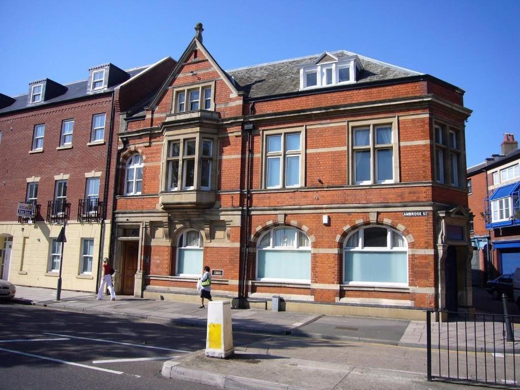 Ambrose Apartments Cheltenham Esterno foto