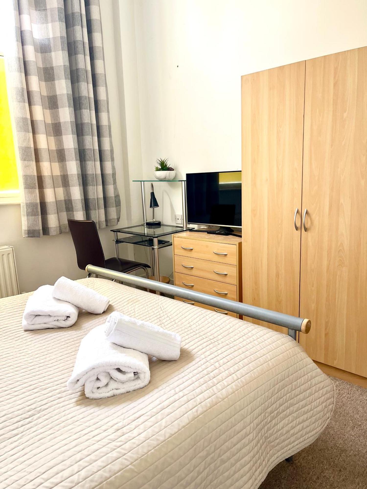 Ambrose Apartments Cheltenham Esterno foto